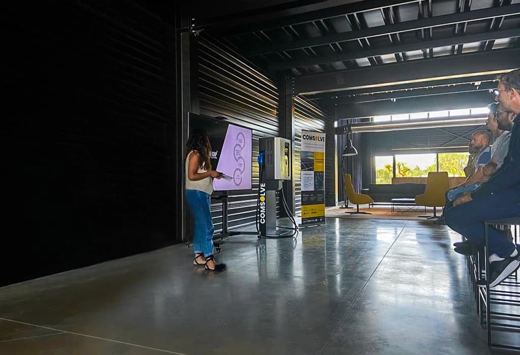 Hand in hand with the future, we discuss renewable energies